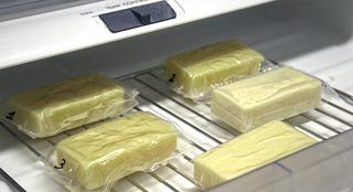 Inventan el plástico orgánico, un material revolucionario derivado de la leche